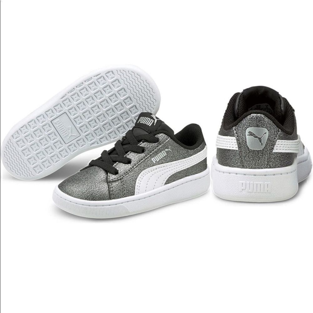 Puma Boys Vikky V2 leather sneaker size 7 and 9 in grey, NIB